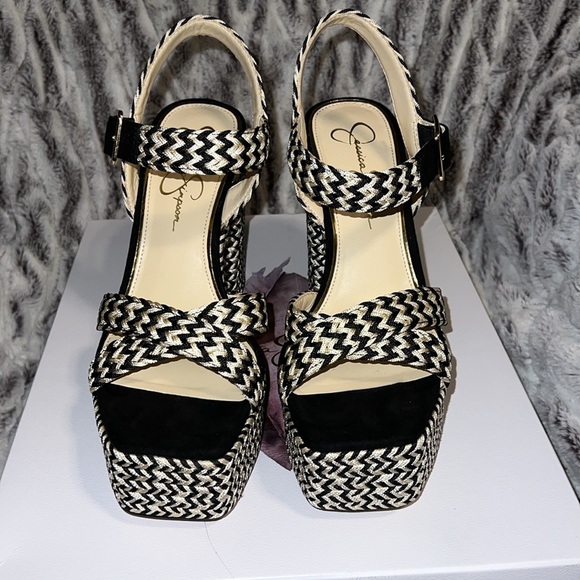 Jessica Simpson Brycen platform sandals. - Picture 2 of 6